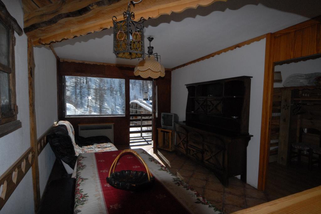 Cromotherapy Apartment بيريوِل تْشيرفينيا المظهر الخارجي الصورة